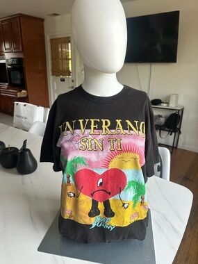 Bad bunny Sin Verano Sin Ti' Black Graphic Tee